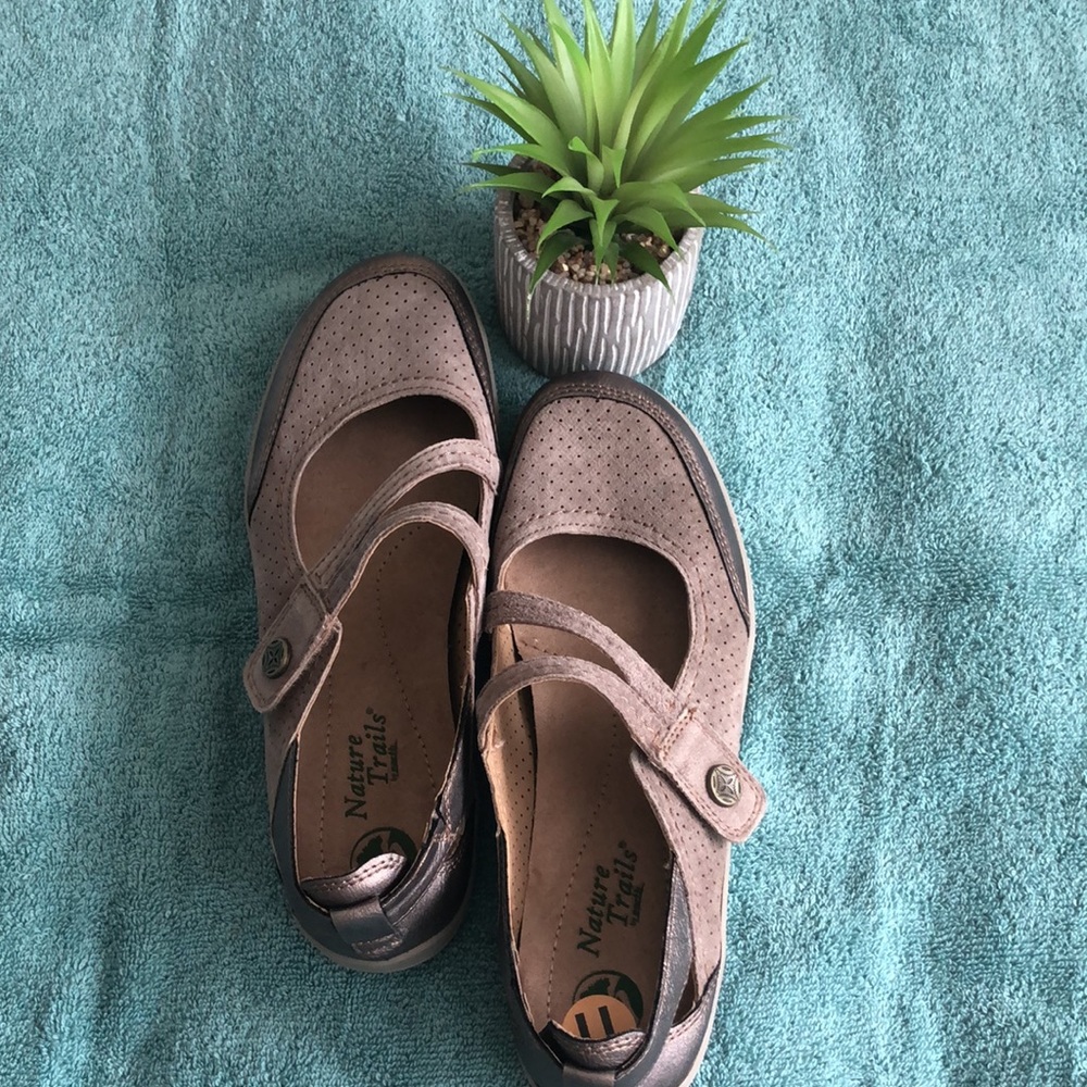 NWT Nature Trails Shoes